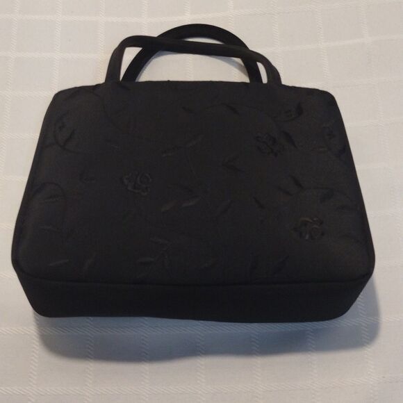 CONSIGNMENT! NWOT Amanda Smith Black Flower Patterned Cross Body Bag! - Picture 1 of 15